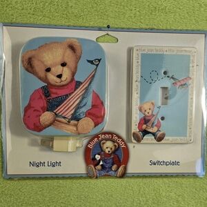 VINTAGE  NWT NIP -  NIGHT LIGHT + SWITCHPLATE SET - BLUE JEAN TEDDY (Q2)